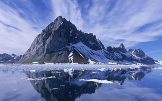 Mountain ice floating water blue - top of its free wallpaper for desktop