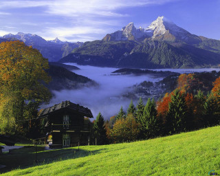 House mountains valley foggy view - a foggy valley below free wallpaper