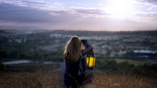 Woman field sky lantern city 2 - a lantern free wallpaper for desktop