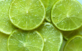 Limes pile table blue background - aquirax uno free wallpaper