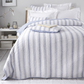 Bed blue white striped comforter - movement free wallpaper
