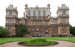 Large building circular garden walkway - a walkway free wallpaper