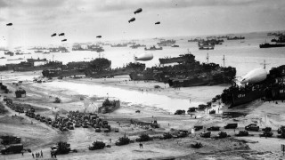 Beach boats people water parachutes - huge free wallpaper