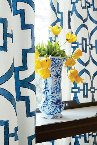 Vase yellow flowers table window - free spring wallpaper for mobile