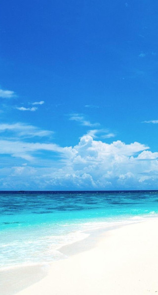 Beach boat blue sky clouds 4 - free beach wallpaper for mobile