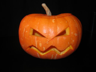 Carved pumpkin scary face toothpick - free halloween wallpaper