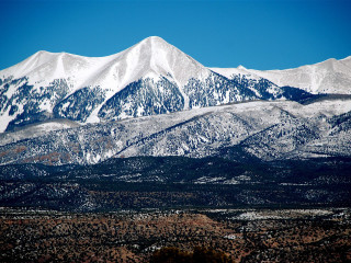 Snowy mountain range blue sky - ada hill walker mountain free wallpaper