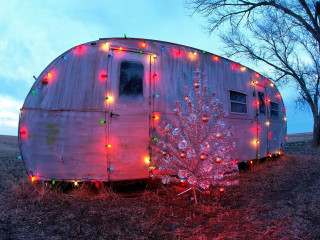 Trailer christmas lights tree front - ambient lighting free wallpaper