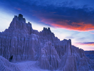 Mountain tall rock formation sunset 3 - a pink sky above free wallpaper