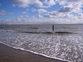 Beach waves crashing shore pole 2 - dirck de bray free wallpaper