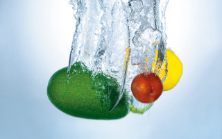 Fruit drop glass water lime - an apple free wallpaper for desktop