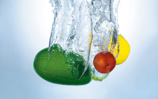 Fruit drop glass water lime 2 - an apple free wallpaper