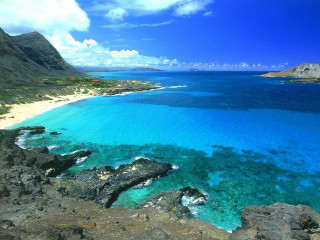 Blue ocean sandy beach mountains 2 - beautiful scenery free wallpaper