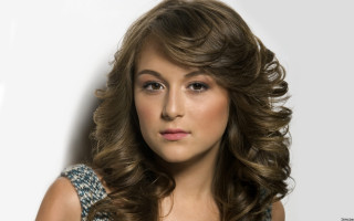 Woman long hair dress posing 3 - long hair and a dress free wallpaper