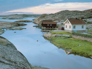 House rocky shore water side - a house free wallpaper for desktop