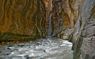 Narrow river narrow canyon rocks 2 - a narrow canyon free wallpaper