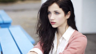 Woman bluebench serious portrait Asian - pale free wallpaper