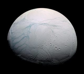 Large white object water dark 2 - water free wallpaper for tablet