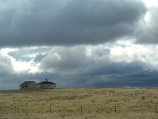Barn field cloudy sky fence - wire free wallpaper for desktop