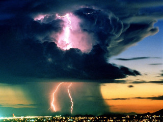 Cloud lightning night city sky - a lightning bolt in the sky above free wallpaper