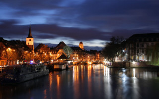 River boats clock tower nighttime - a clock tower in the background free wallpaper