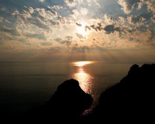 Sunbeam clouds ocean reflection sunny 2 - crepuscular free wallpaper