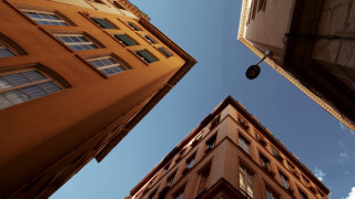 Building sky windows balconies ground - deep 3 point perspective free wallpaper for desktop