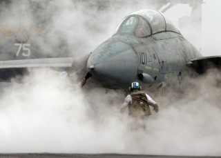 Fighter jet runway smoke pilot - the runway free wallpaper