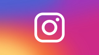 White instagram icon multicolored background - a blurry effect free wallpaper for desktop