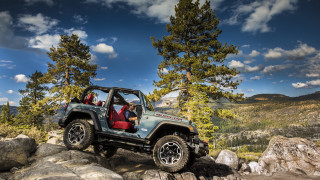 Jeep red seat rocky trail 3 - a red seat free wallpaper