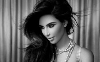 Woman long hair pearls necklace - bert stern free wallpaper