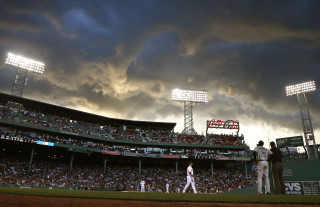 Baseball player dugout storm outfield - a baseball player free wallpaper