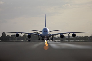 Jetliner airport runway landing gear - its landing free wallpaper