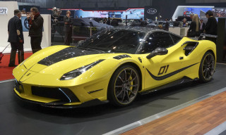 Yellow sports car display people - a car show free wallpaper